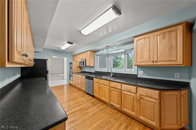 24800 Shaker Boulevard, Beachwood, OH 44122