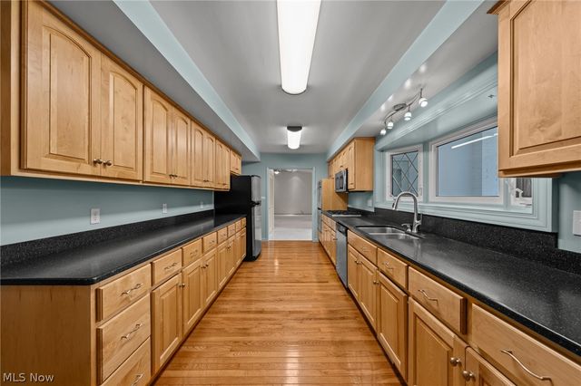 24800 Shaker Boulevard, Beachwood, OH 44122