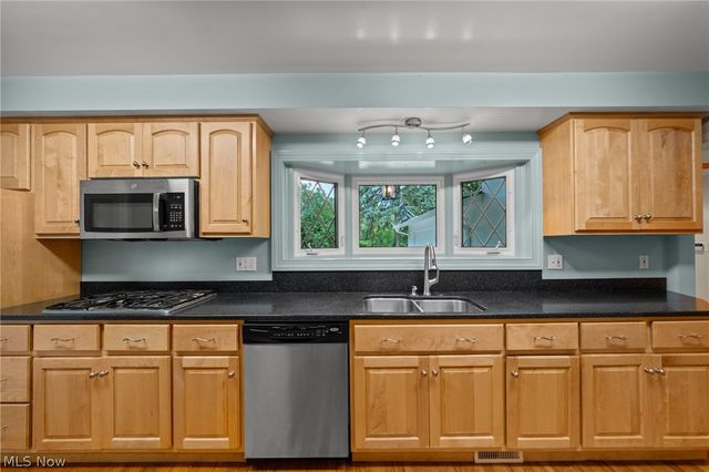 24800 Shaker Boulevard, Beachwood, OH 44122