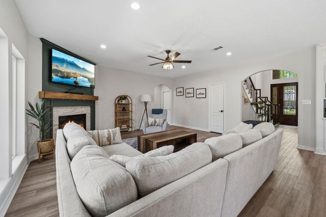 3206 Pine Chase Drive, Montgomery, TX 77356