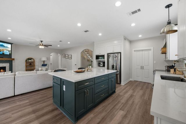 3206 Pine Chase Drive, Montgomery, TX 77356