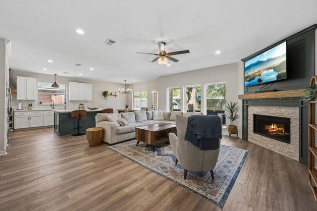 3206 Pine Chase Drive, Montgomery, TX 77356