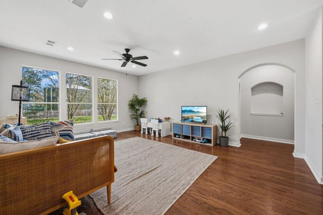 3206 Pine Chase Drive, Montgomery, TX 77356