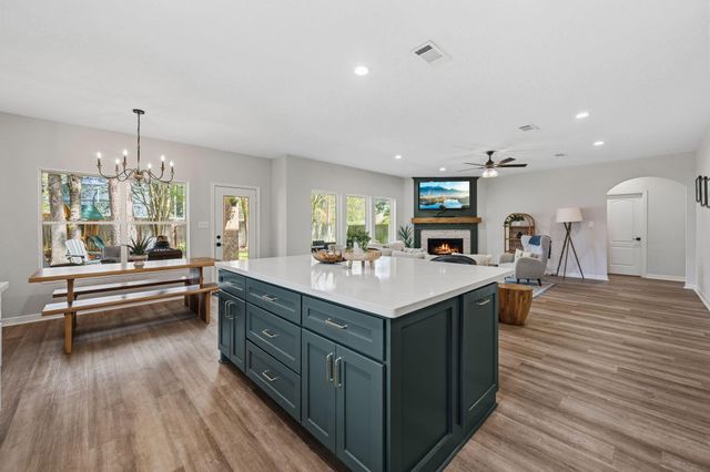 3206 Pine Chase Drive, Montgomery, TX 77356