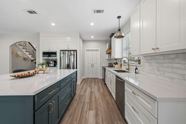 3206 Pine Chase Drive, Montgomery, TX 77356