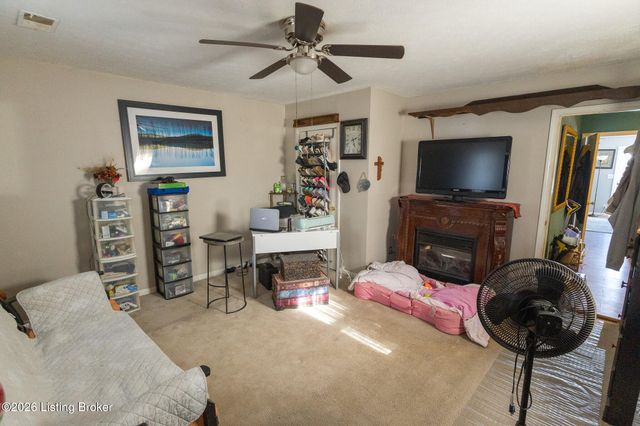 10008 Donau Ln, Louisville, KY 40272