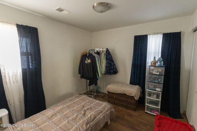 10008 Donau Ln, Louisville, KY 40272