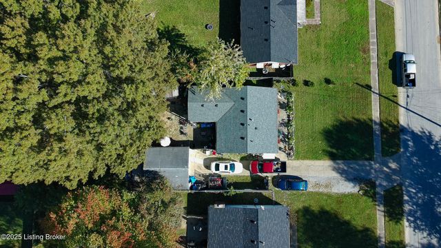 10008 Donau Ln, Louisville, KY 40272