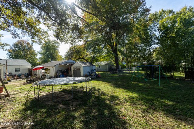 10008 Donau Ln, Louisville, KY 40272