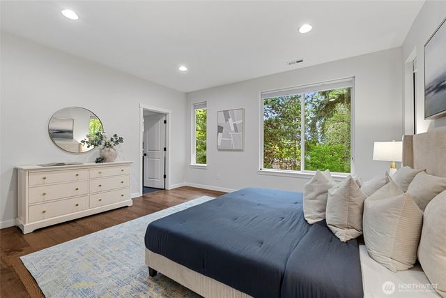 14590 36th Avenue NE, Lake Forest Park, WA 98155