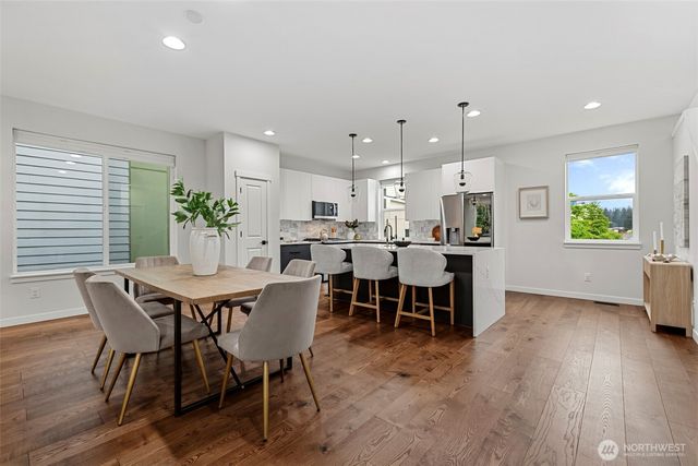 14590 36th Avenue NE, Lake Forest Park, WA 98155