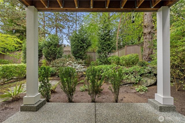 14590 36th Avenue NE, Lake Forest Park, WA 98155