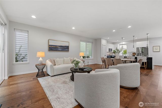 14590 36th Avenue NE, Lake Forest Park, WA 98155