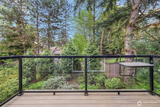 14590 36th Avenue NE, Lake Forest Park, WA 98155