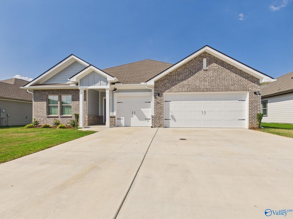 315 Susan Lynn Drive, Meridianville, AL 35759