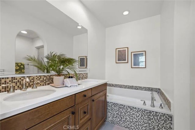 922 E Baseline Road, Claremont, CA 91711