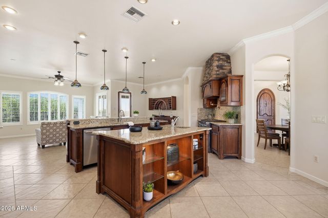 7917 E CAVE CREEK Road, Carefree, AZ 85377