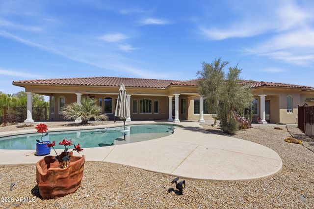 7917 E CAVE CREEK Road, Carefree, AZ 85377