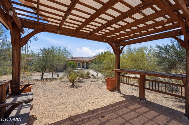 7917 E CAVE CREEK Road, Carefree, AZ 85377