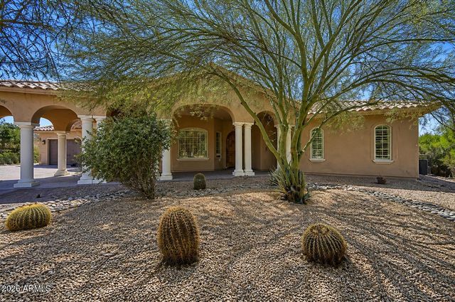 7917 E CAVE CREEK Road, Carefree, AZ 85377