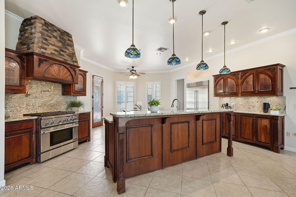 7917 E CAVE CREEK Road, Carefree, AZ 85377 — photo 2