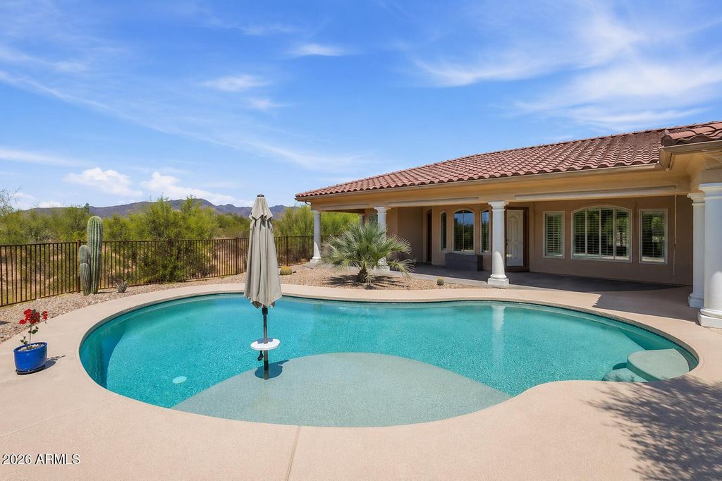 7917 E CAVE CREEK Road, Carefree, AZ 85377 — photo 3