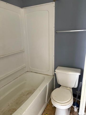 552 11TH Avenue S, Clinton, IA 52732