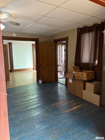 552 11TH Avenue S, Clinton, IA 52732