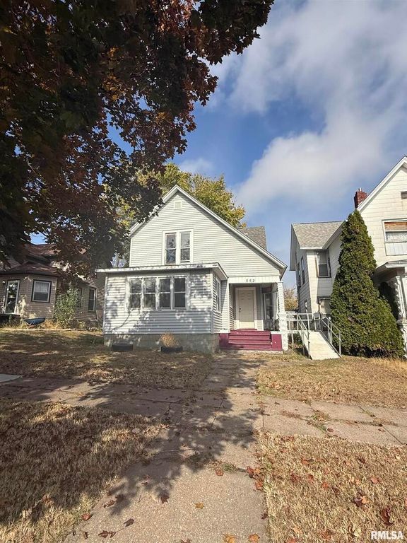 552 11TH Avenue S, Clinton, IA 52732