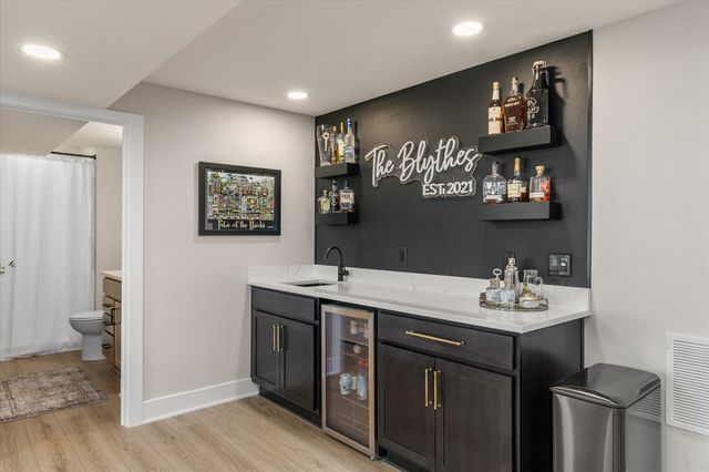 2640 SE Bluestem Drive, Waukee, IA 50263