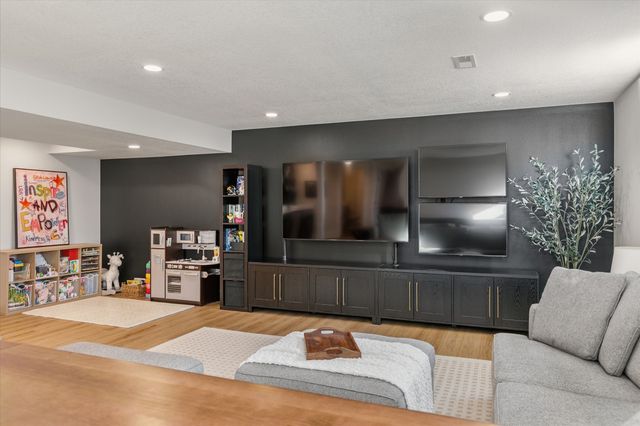 2640 SE Bluestem Drive, Waukee, IA 50263