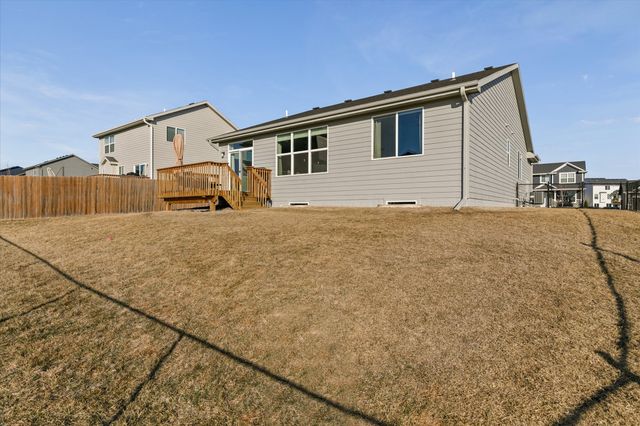 2640 SE Bluestem Drive, Waukee, IA 50263