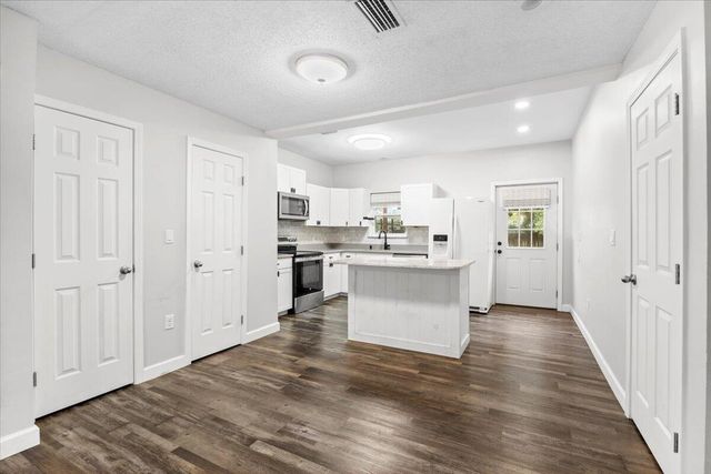 303 NE Hollywood Boulevard, Fort Walton Beach, FL 32548