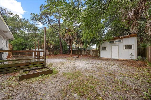 303 NE Hollywood Boulevard, Fort Walton Beach, FL 32548