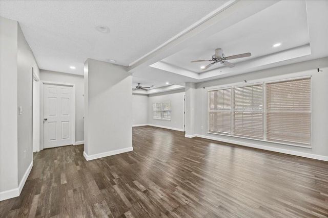 303 NE Hollywood Boulevard, Fort Walton Beach, FL 32548