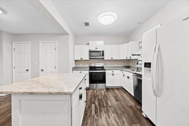 303 NE Hollywood Boulevard, Fort Walton Beach, FL 32548