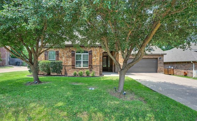 17015 Salado Drive, Woodway, TX 76712