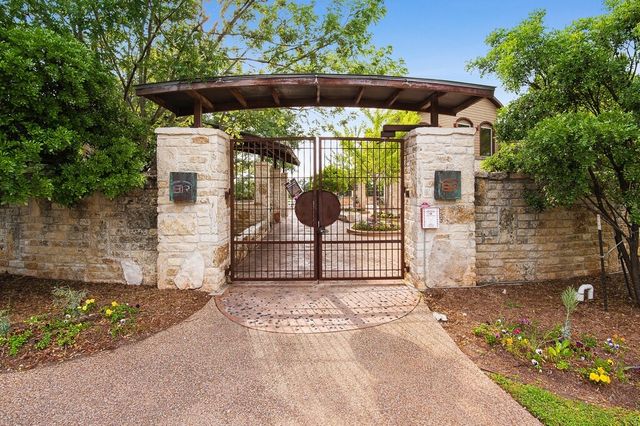 17015 Salado Drive, Woodway, TX 76712