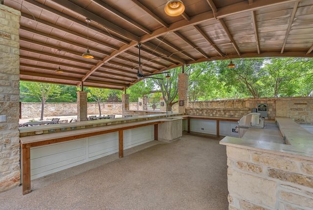 17015 Salado Drive, Woodway, TX 76712