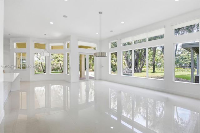 15374 SW 34th St, Davie, FL 33331