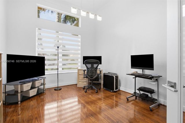 15374 SW 34th St, Davie, FL 33331