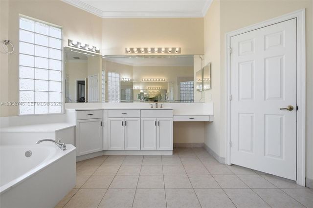 15374 SW 34th St, Davie, FL 33331
