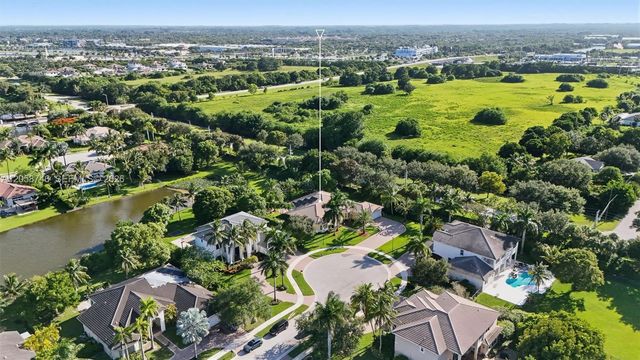 15374 SW 34th St, Davie, FL 33331