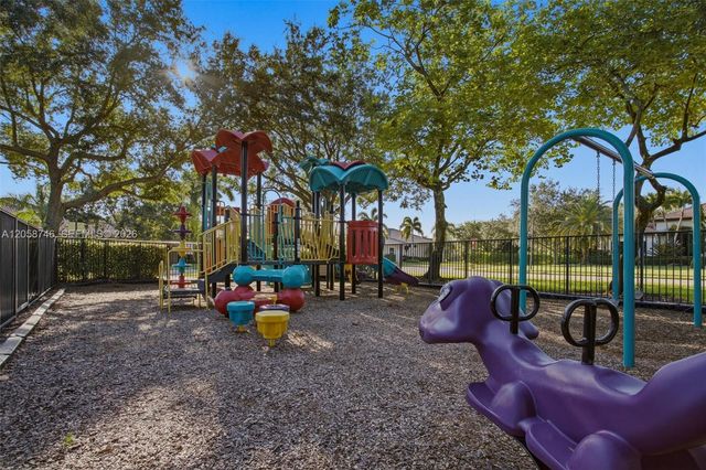 15374 SW 34th St, Davie, FL 33331