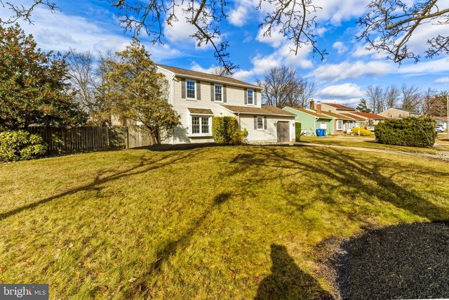 300 WINDSOR LN, Marlton, NJ 08053