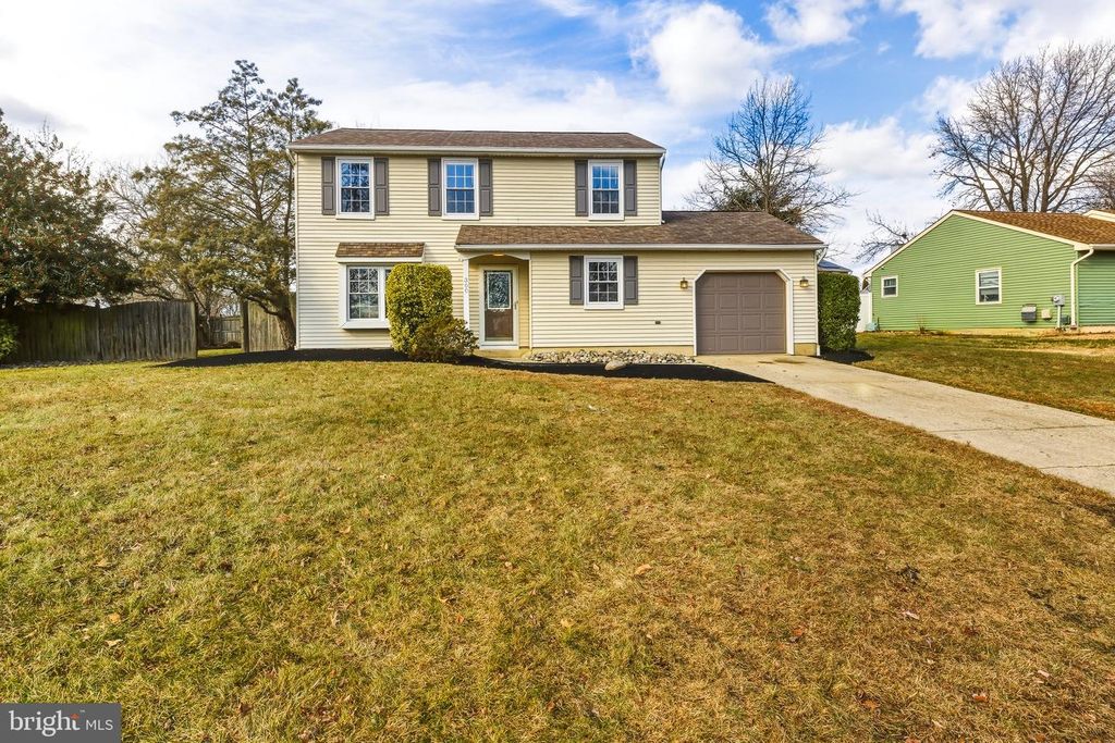 300 WINDSOR LN, Marlton, NJ 08053