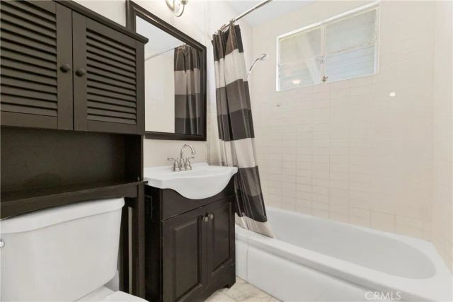 17455 Bullock Street, Encino, CA 91316
