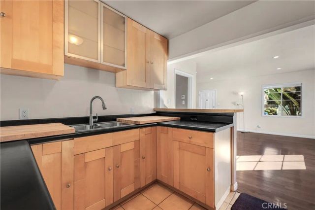 17455 Bullock Street, Encino, CA 91316