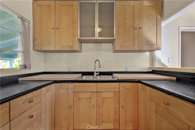 17455 Bullock Street, Encino, CA 91316