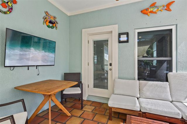 510 33RD AVENUE N, St Petersburg, FL 33704